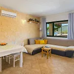 Σπίτι διακοπών Two-bedroom In Zastrazisce