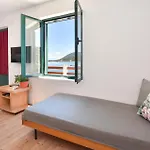 Σπίτι διακοπών Two-bedroom In Zastrazisce *
